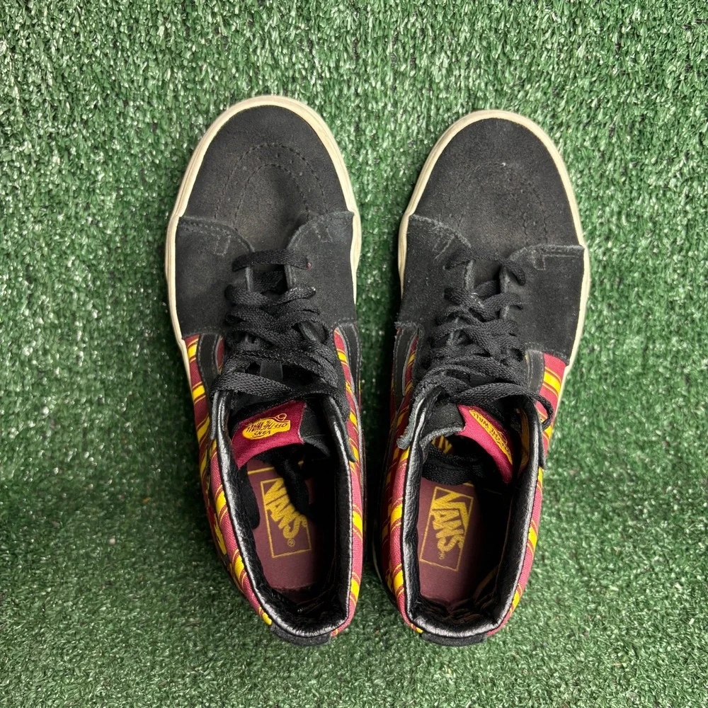 Vans Sk8-Hi Harry Potter Gryffindor Stripe Suede Sneaker Black Maroon Womens 8.0
